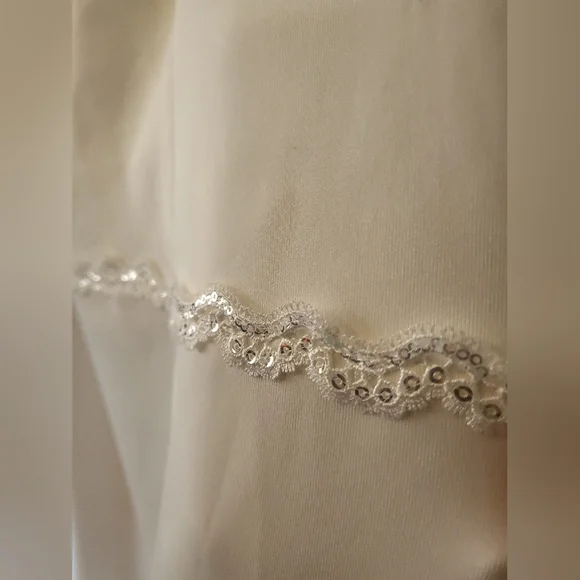 Plus Size Elegant And Simple Wedding Dress - Picture 4 of 8